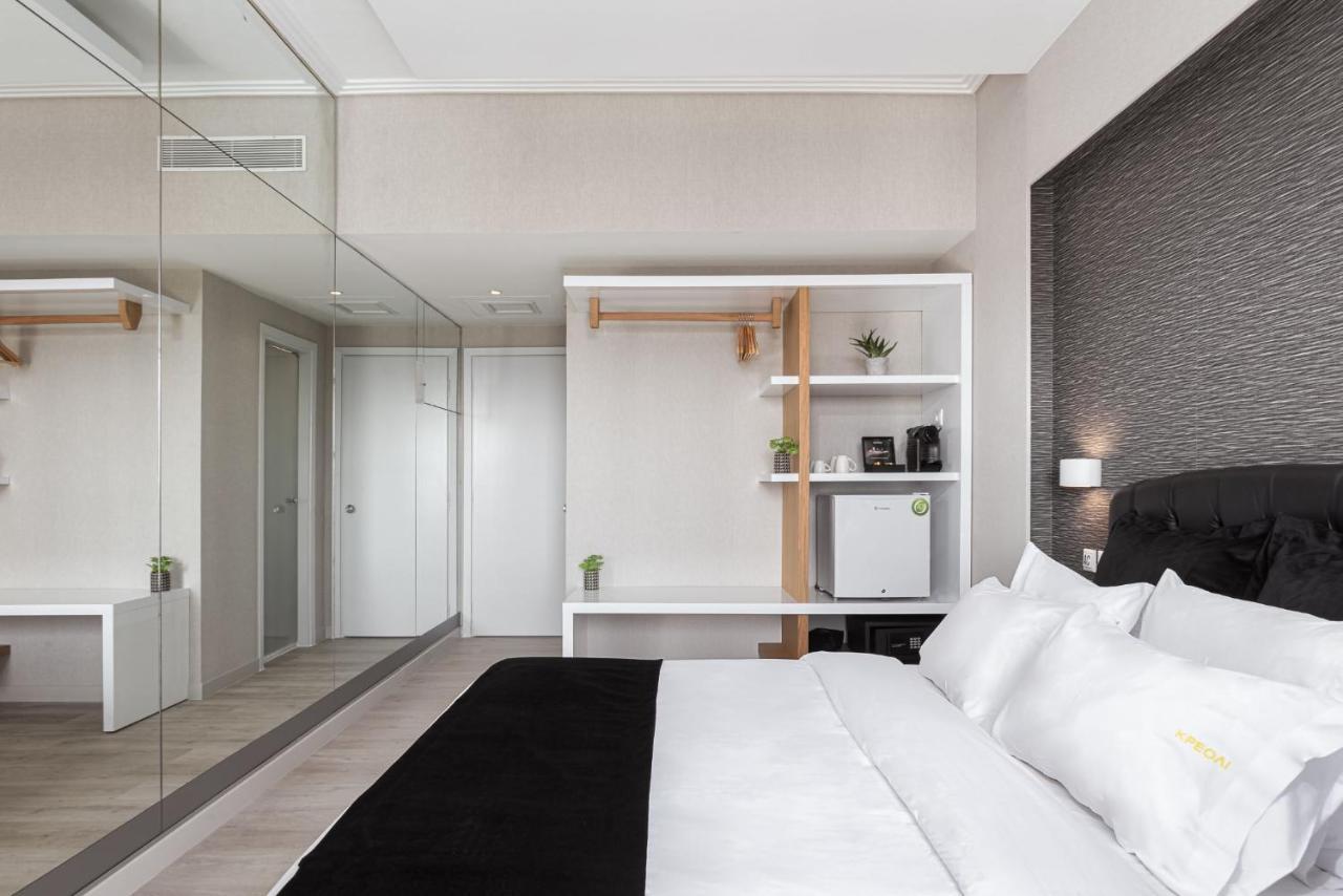 Kreoli Suites Glyfada アテネ エクステリア 写真