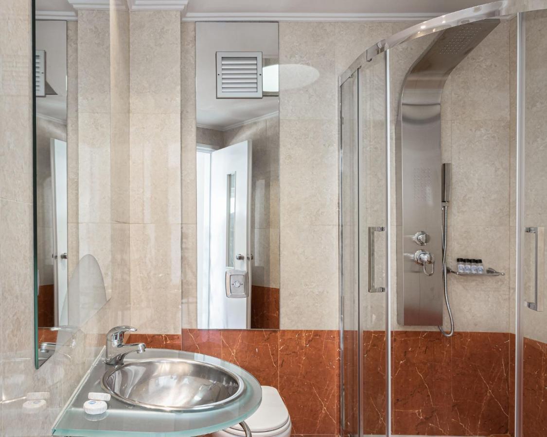 Kreoli Suites Glyfada アテネ エクステリア 写真
