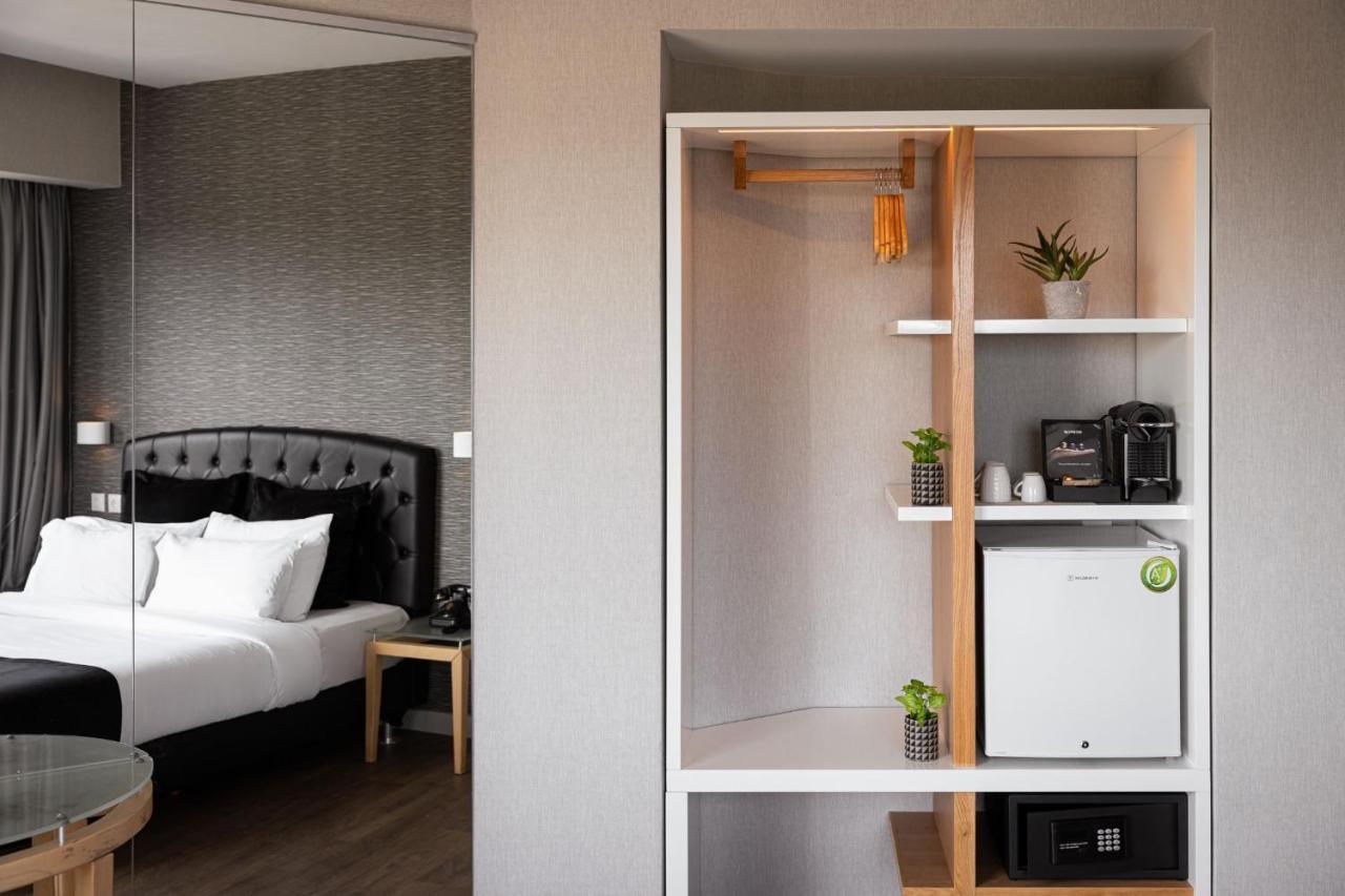 Kreoli Suites Glyfada アテネ エクステリア 写真
